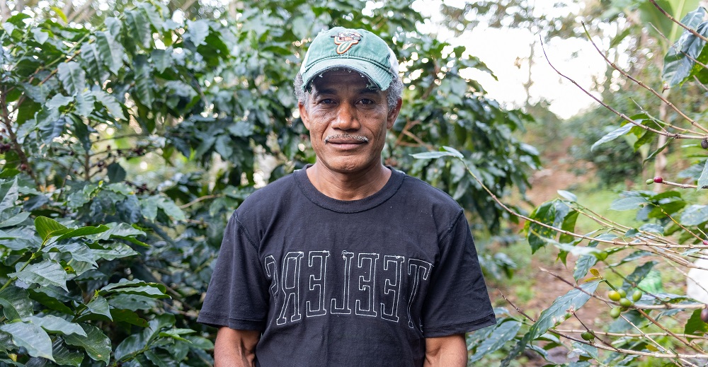 Fermier de cafea de specialitate — dedicarea sa face posibil fiecare bob excepțional