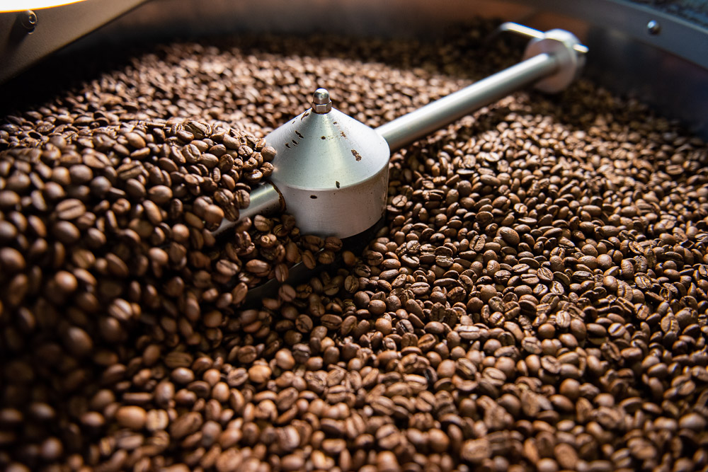 Cafea proaspăt prăjită — 48–72 de ore după prăjire este fereastra optimă pentru degasare