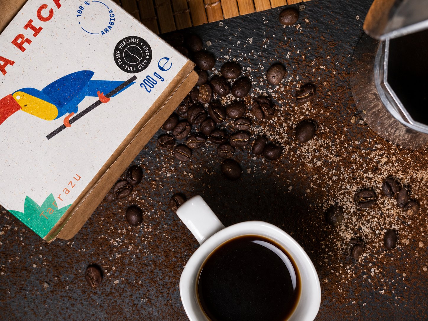 Bei cafea sau o savurezi?